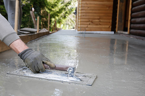 How to screed a concrete floor